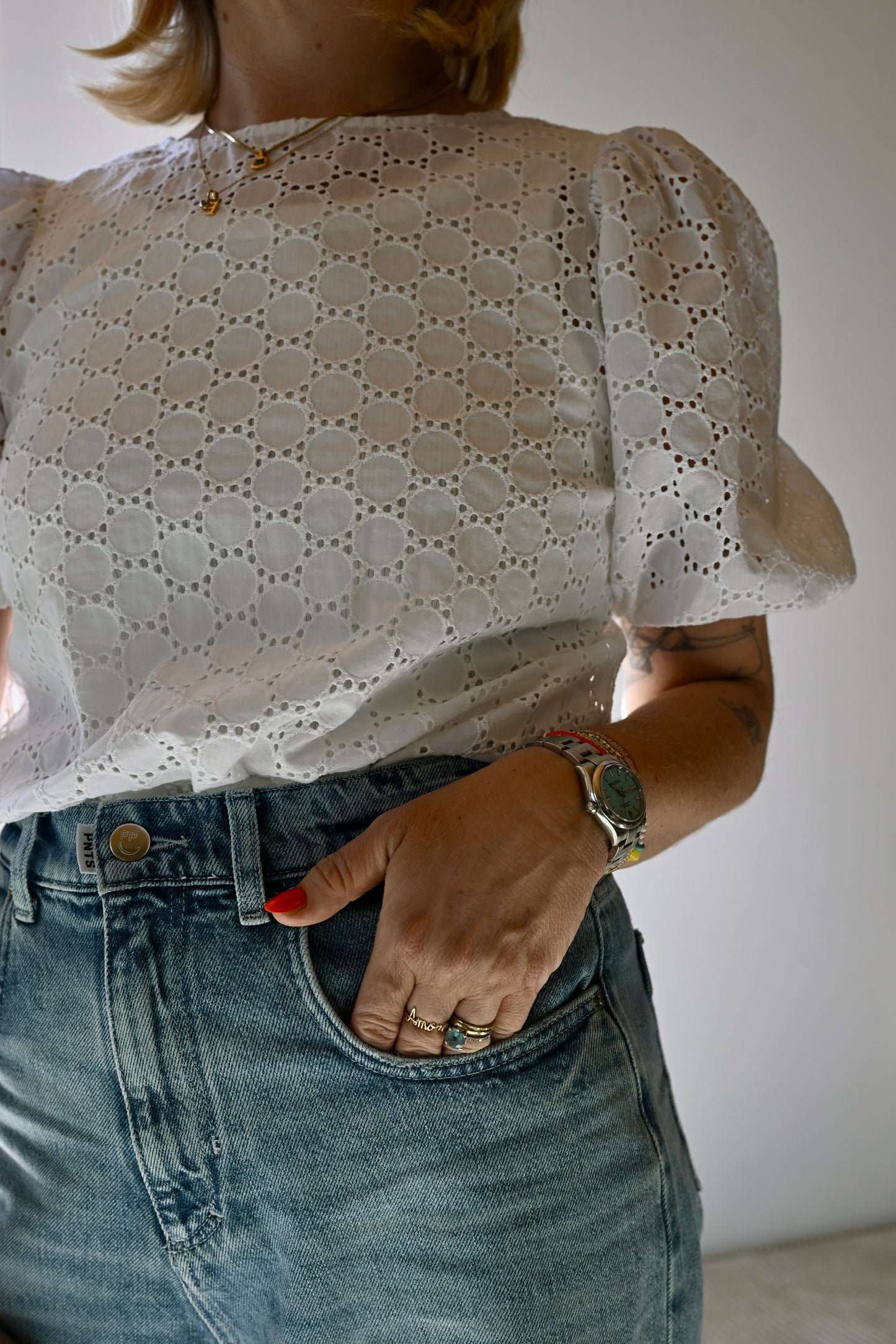 Clea Bluse in weisser Broiderie Anglaise
