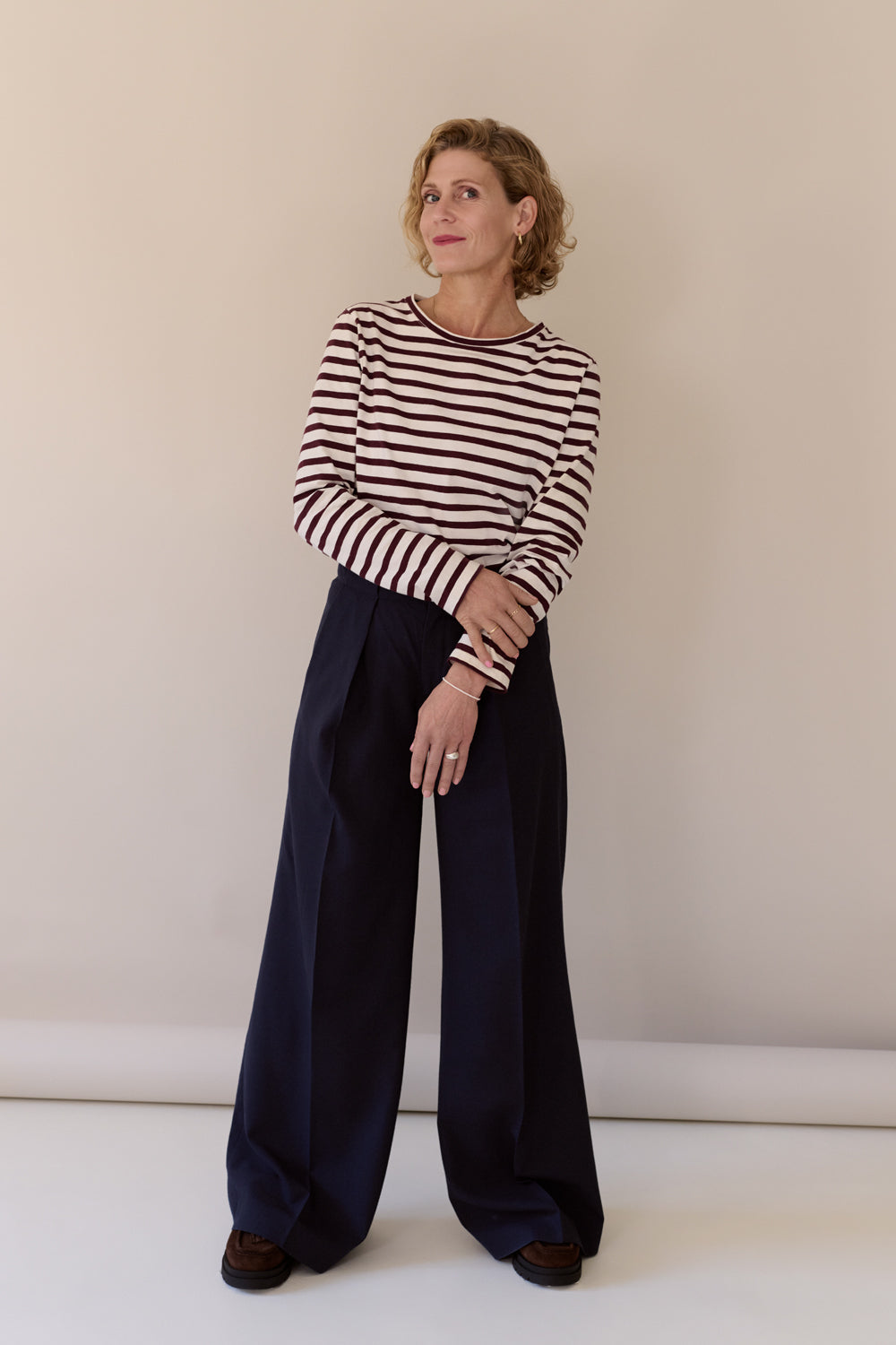 Tilda Longsleeve in rum raisin / antique white