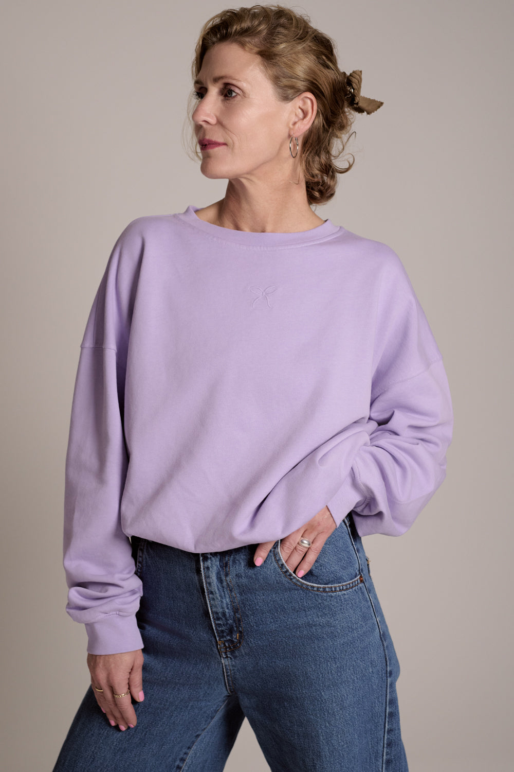 Emma sweater in lilac with little bow embroidery