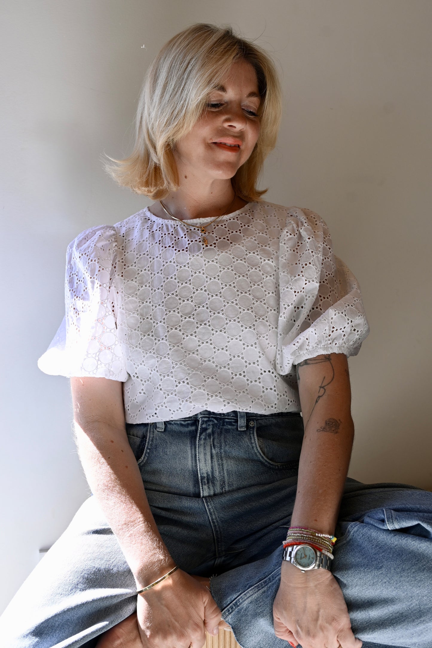 Clea Bluse in weisser Broiderie Anglaise