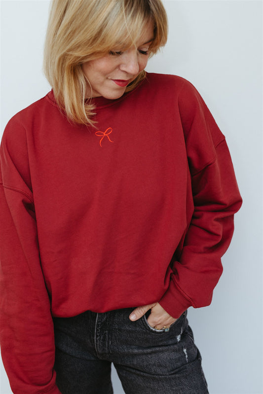 Emma sweater in burgundy with little bow embroidery